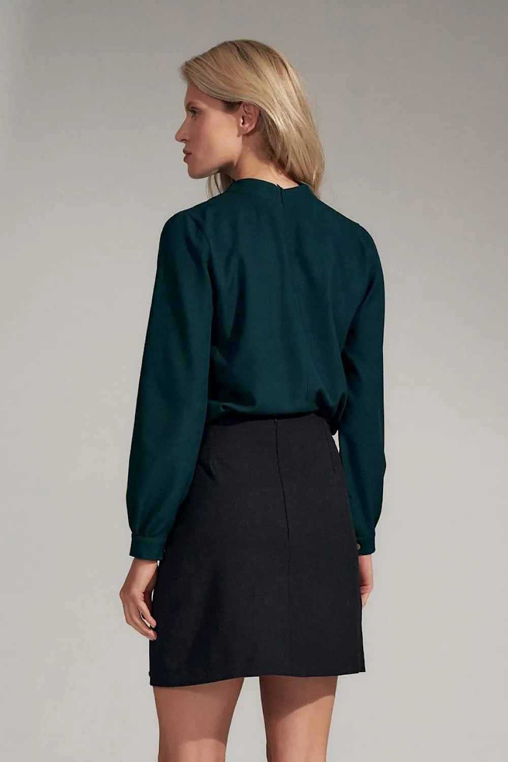 Blouse With A Delicate Crease Under The Neck Figl