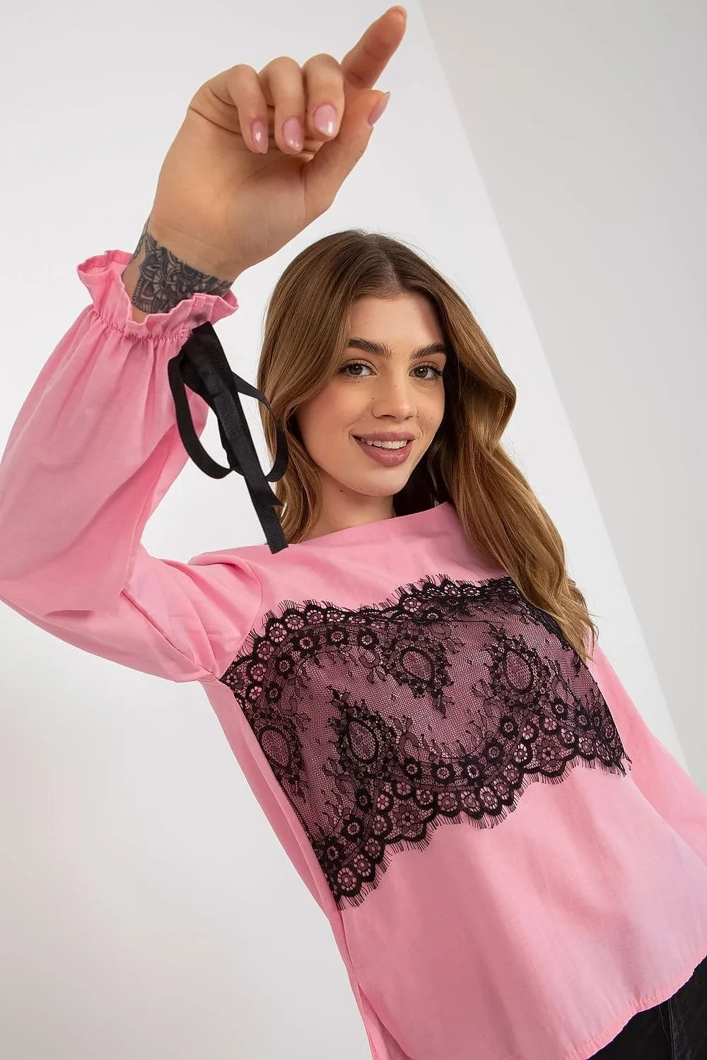 Chic Cotton Blouse with Exquisite Lace Details