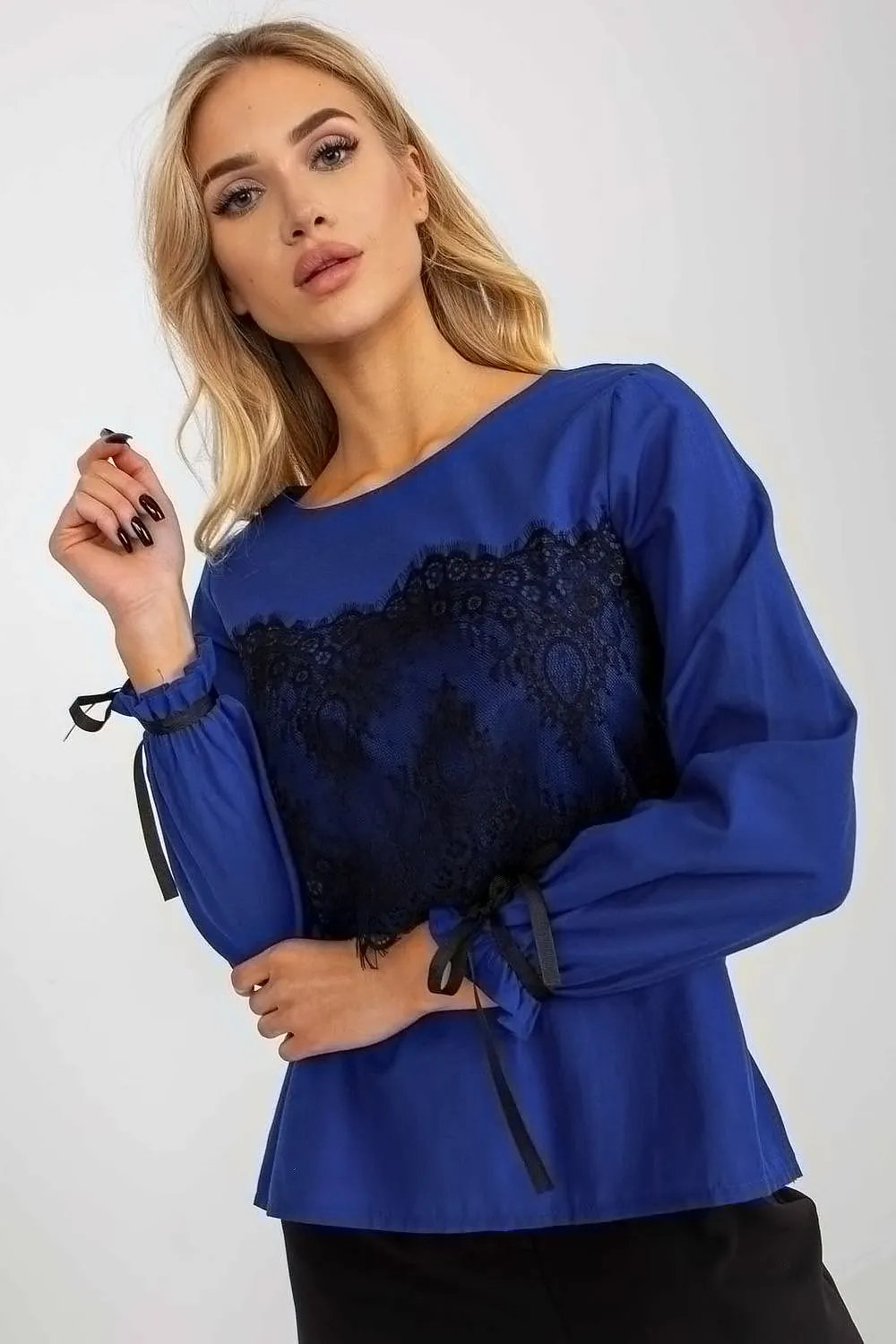 Chic Cotton Blouse with Exquisite Lace Details