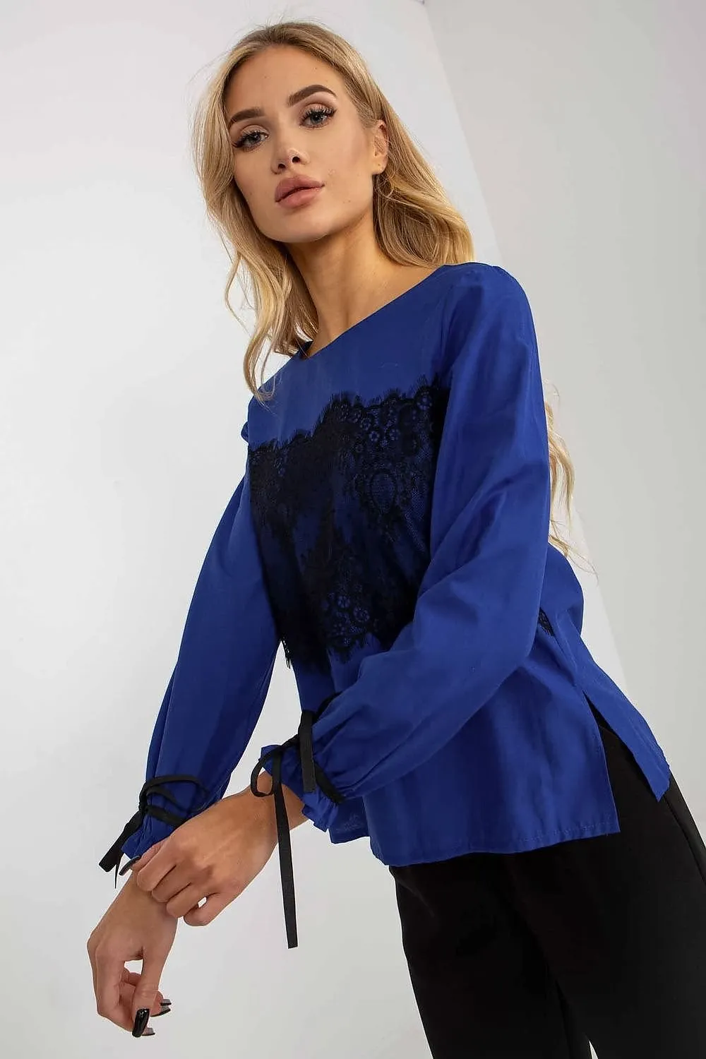 Chic Cotton Blouse with Exquisite Lace Details