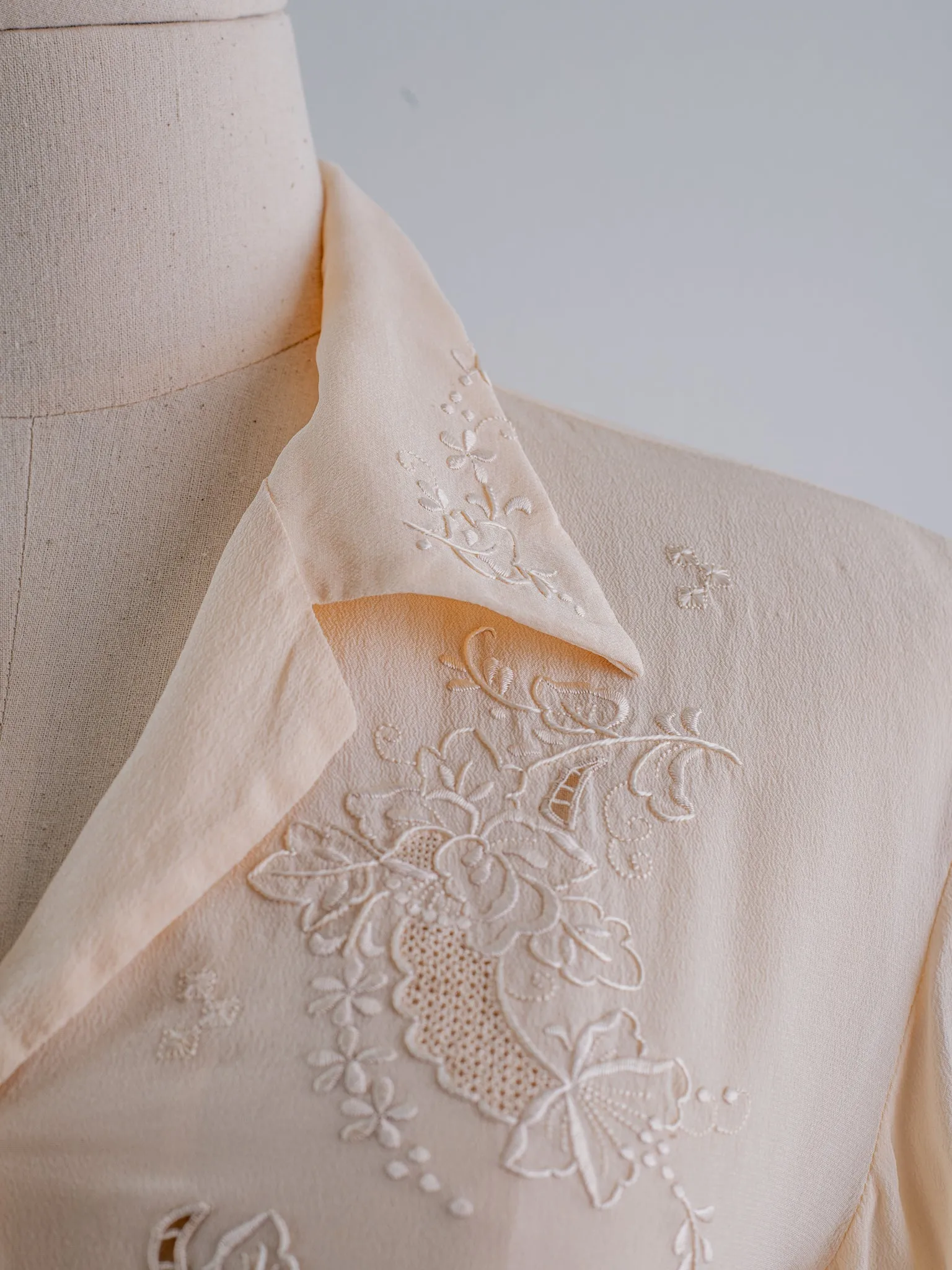 Vintage Ivory Silk Embroidered Cuff Sleeved Blouse