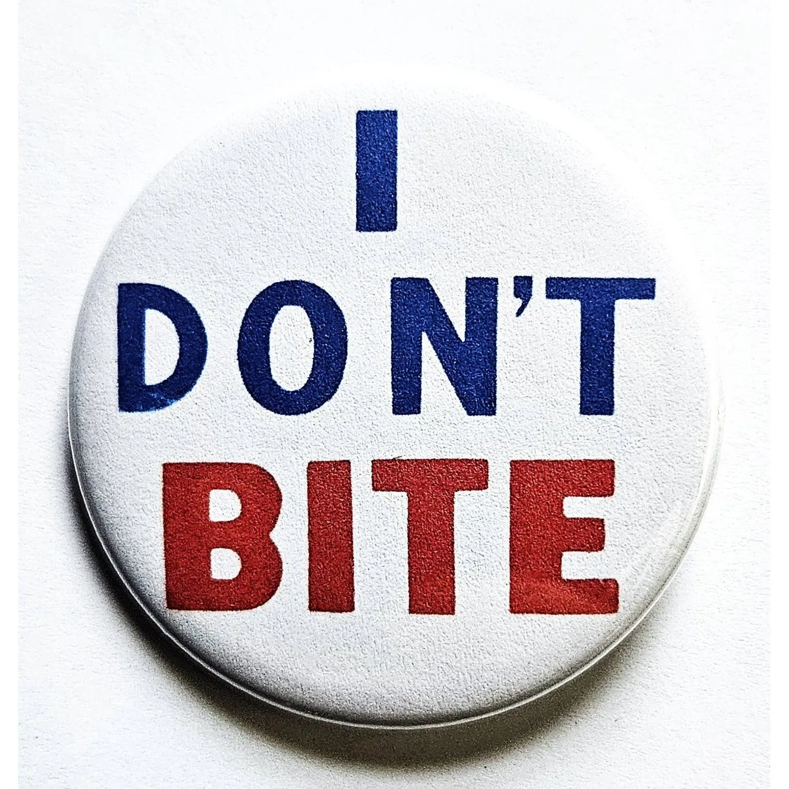 Vintage Reproduction I Don't Bite Small Pinback Button | 1.25" Diameter