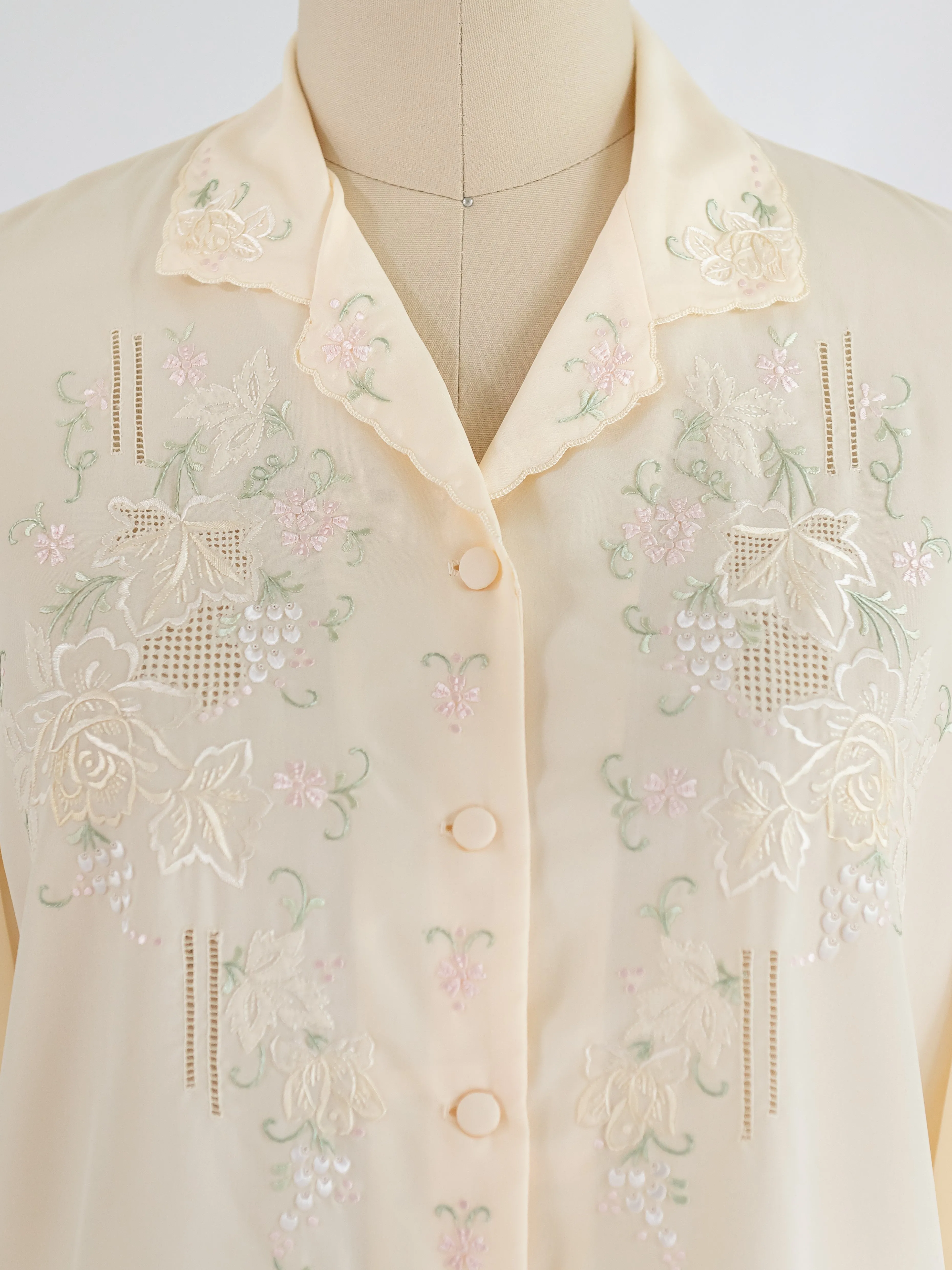 Vintage Silk Creamy Collared Floral Blouse